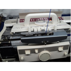 Японская электронная двухфонтурная вязальная машина Brother KH950І/KR850
